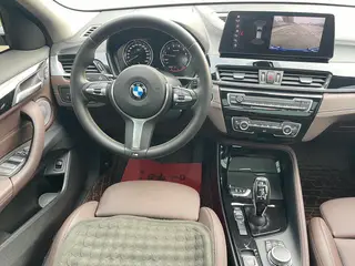 BMW X2 2023 sDrive25i M Edición nocturna deportiva interior foto 12 BMW X2 2023 sDrive25i M Edición nocturna deportiva interior foto 12