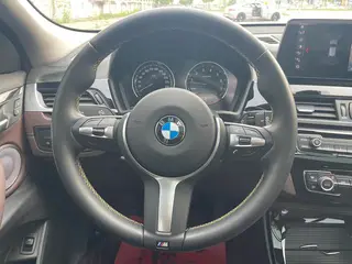 BMW X2 2023 sDrive25i M Edición nocturna deportiva interior foto 13 BMW X2 2023 sDrive25i M Edición nocturna deportiva interior foto 13