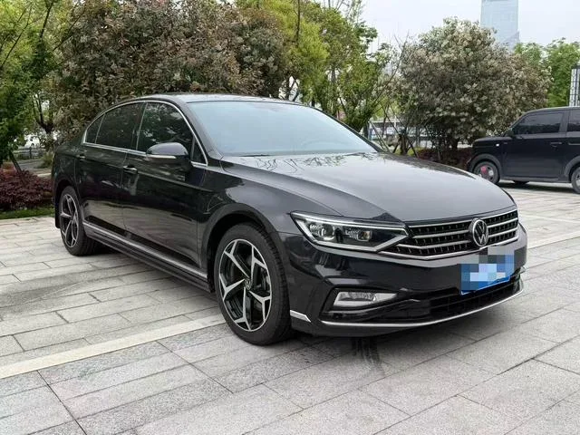 Volkswagen Magotan 2023 200 Edición conmemorativa de 10,000 vehículos 330TSI DSG De lujo exterior foto 2