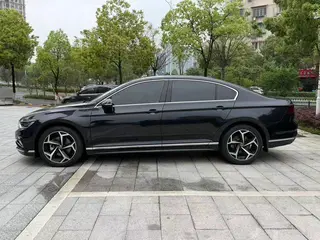 Volkswagen Magotan 2023 200 Edición conmemorativa de 10,000 vehículos 330TSI DSG De lujo exterior foto 4