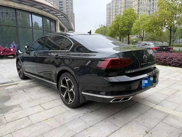 Volkswagen Magotan 2023 200 Edición conmemorativa de 10,000 vehículos 330TSI DSG De lujo exterior foto 6