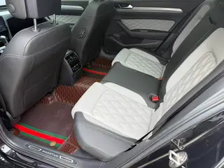 Volkswagen Magotan 2023 200 Edición conmemorativa de 10,000 vehículos 330TSI DSG De lujo interior foto 10