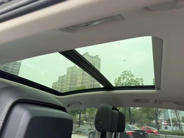 Volkswagen Magotan 2023 200 Edición conmemorativa de 10,000 vehículos 330TSI DSG De lujo interior foto 12