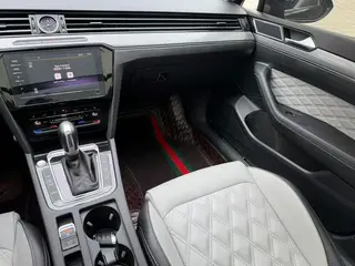 Volkswagen Magotan 2023 200 Edición conmemorativa de 10,000 vehículos 330TSI DSG De lujo interior foto 16