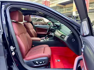 BMW 5 Series 2022 530Li Tipo administrativo M Conjunto deportivo exterior foto 3 BMW 5 Series 2022 530Li Tipo administrativo M Conjunto deportivo exterior foto 3