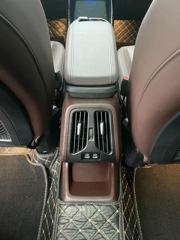 BMW X1 2023 sDrive20Li X Traje de diseño interior foto 14 BMW X1 2023 sDrive20Li X Traje de diseño interior foto 14