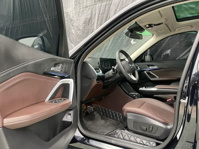 BMW X1 2023 sDrive20Li X Traje de diseño interior foto 16 BMW X1 2023 sDrive20Li X Traje de diseño interior foto 16
