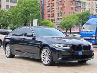BMW 5 Series 2021 530Li Tipo de lujo Traje de lujo exterior foto 3 BMW 5 Series 2021 530Li Tipo de lujo Traje de lujo exterior foto 3