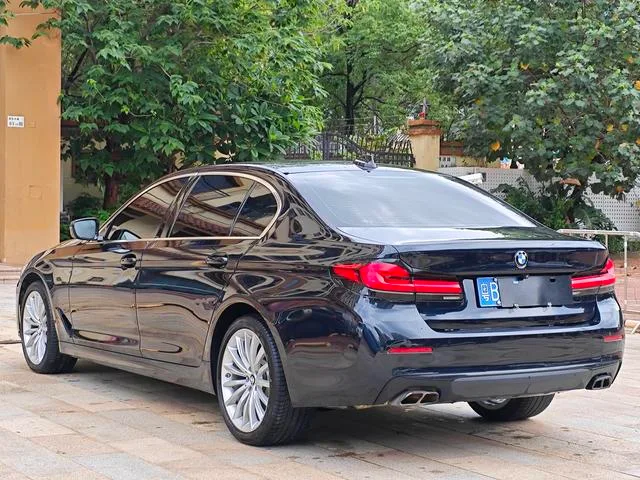 BMW 5 Series 2021 530Li Tipo de lujo Traje de lujo exterior foto 6 BMW 5 Series 2021 530Li Tipo de lujo Traje de lujo exterior foto 6