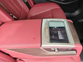 BMW 5 Series 2021 530Li Tipo de lujo Traje de lujo interior foto 16 BMW 5 Series 2021 530Li Tipo de lujo Traje de lujo interior foto 16