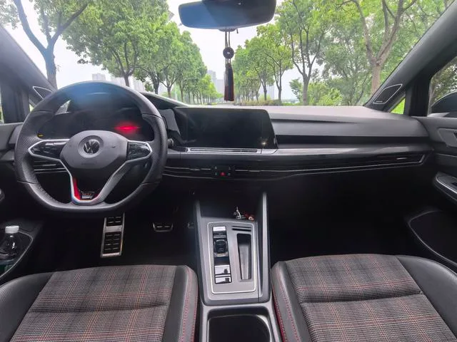 Volkswagen Golf GTI 2021 380TSI DSG GTI interior photo 9 Volkswagen Golf GTI 2021 380TSI DSG GTI interior photo 9