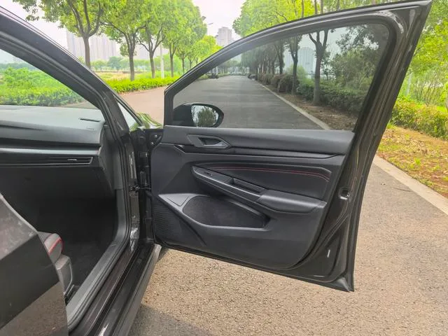 Volkswagen Golf GTI 2021 380TSI DSG GTI interior photo 14 Volkswagen Golf GTI 2021 380TSI DSG GTI interior photo 14