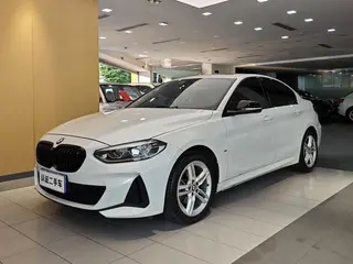 BMW 1 Series 2021 Restyling 120i M Sports Obsidian Night Edition exterior photo 1