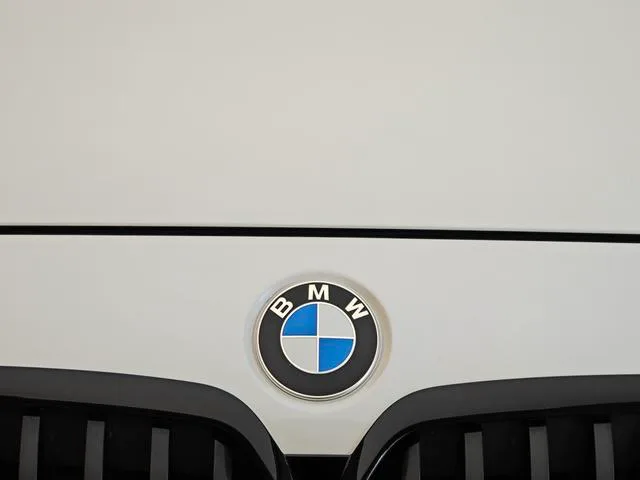 BMW 1 Series 2021 Restyling 120i M Sports Obsidian Night Edition exterior photo 3