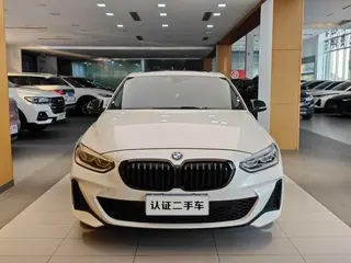 BMW 1 Series 2021 Restyling 120i M Sports Obsidian Night Edition exterior photo 4