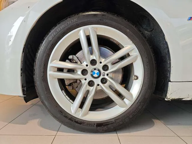 BMW 1 Series 2021 Restyling 120i M Sports Obsidian Night Edition exterior photo 6