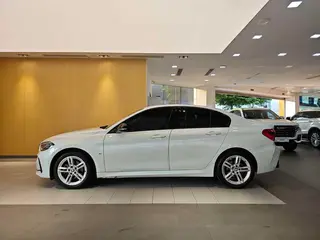 BMW 1 Series 2021 Restyling 120i M Sports Obsidian Night Edition exterior photo 7
