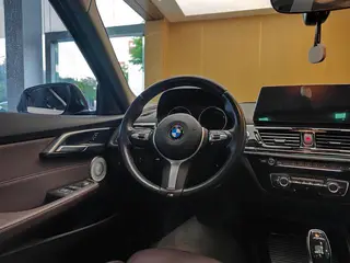 BMW 1 Series 2021 Restyling 120i M Sports Obsidian Night Edition interior photo 15