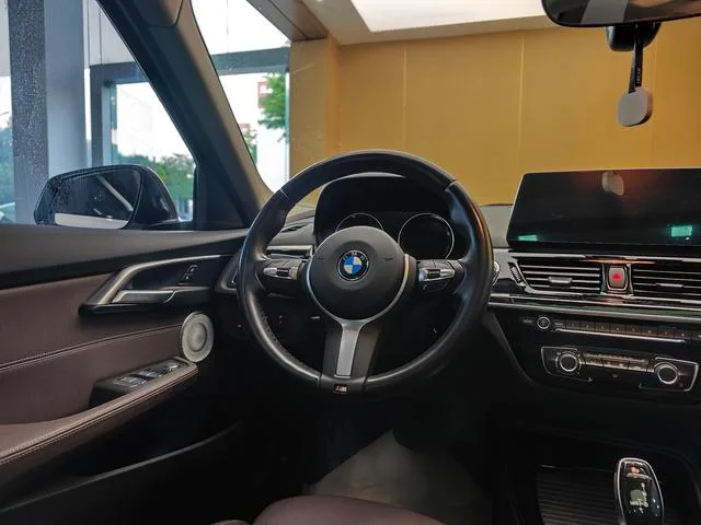 BMW 1 Series 2021 Restyling 120i M Sports Obsidian Night Edition interior photo 15