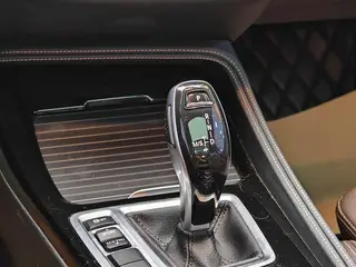 BMW 1 Series 2021 Restyling 120i M Sports Obsidian Night Edition interior photo 18