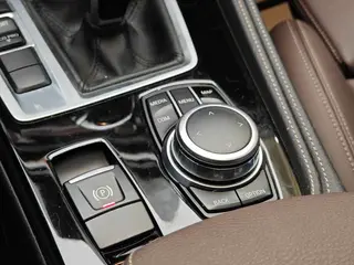 BMW 1 Series 2021 Restyling 120i M Sports Obsidian Night Edition interior photo 19