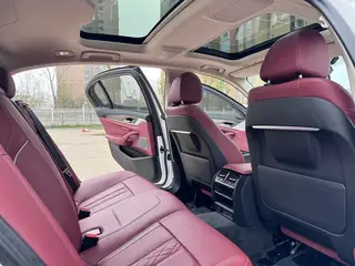 BMW 5 Series 2022 Segundo cambio 530Li Líder Traje de lujo exterior foto 6 BMW 5 Series 2022 Segundo cambio 530Li Líder Traje de lujo exterior foto 6