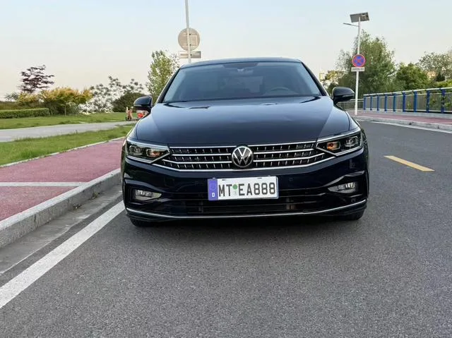 Volkswagen Magotan 2024 200 Десять тысяч автомобилей пользуются 330TSI DSG Люксовый экстерьер фото 2 Volkswagen Magotan 2024 200 Десять тысяч автомобилей пользуются 330TSI DSG Люксовый экстерьер фото 2