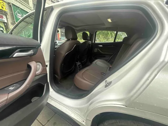 BMW X2 2023 sDrive25i M Sports Obsidian Night Edition interior photo 10 BMW X2 2023 sDrive25i M Sports Obsidian Night Edition interior photo 10