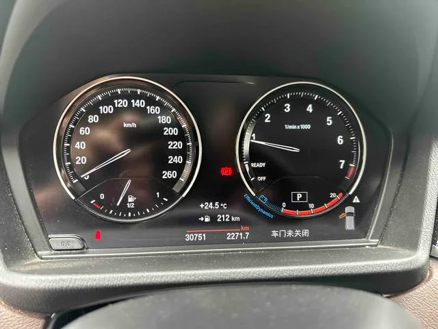 BMW X2 2023 sDrive25i M Sports Obsidian Night Edition interior photo 11 BMW X2 2023 sDrive25i M Sports Obsidian Night Edition interior photo 11