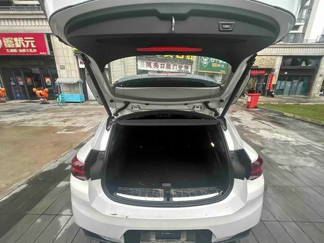 BMW X2 2023 sDrive25i M Sports Obsidian Night Edition interior photo 14 BMW X2 2023 sDrive25i M Sports Obsidian Night Edition interior photo 14