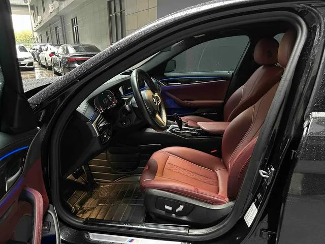 BMW 5 Series 2022 525Li M Sports suit interior photo 13 BMW 5 Series 2022 525Li M Sports suit interior photo 13