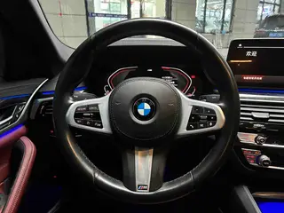 BMW 5 Series 2022 525Li M Sports suit interior photo 14 BMW 5 Series 2022 525Li M Sports suit interior photo 14