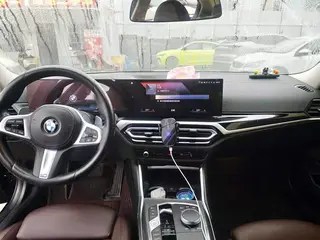 BMW 3 Series 2023 325Li M Traje nocturno deportivo Yao interior foto 7 BMW 3 Series 2023 325Li M Traje nocturno deportivo Yao interior foto 7