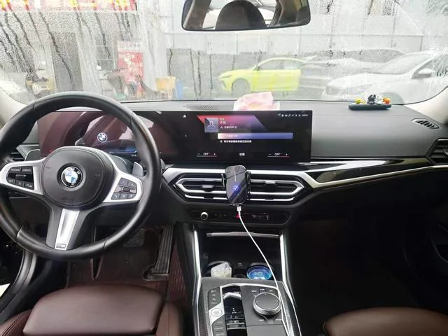 BMW 3 Series 2023 325Li M Traje nocturno deportivo Yao interior foto 7 BMW 3 Series 2023 325Li M Traje nocturno deportivo Yao interior foto 7