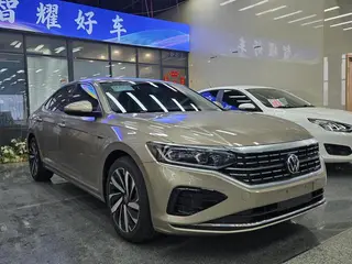 Volkswagen Passat 2022 380TSI Luxury Edition exterior photo 3 Volkswagen Passat 2022 380TSI Luxury Edition exterior photo 3