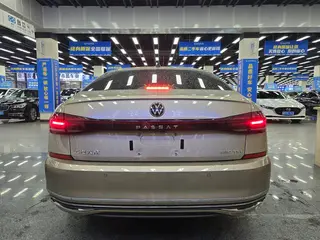 Volkswagen Passat 2022 380TSI Luxury Edition interior photo 13 Volkswagen Passat 2022 380TSI Luxury Edition interior photo 13