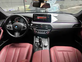 BMW 5 Series 2022 530Li Лидирующий M Спортивный костюм экстерьер фото 5 BMW 5 Series 2022 530Li Лидирующий M Спортивный костюм экстерьер фото 5