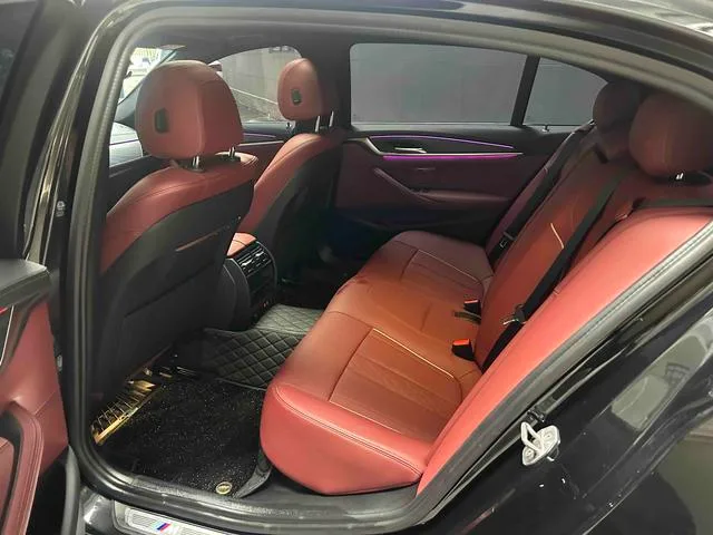 BMW 5 Series 2022 530Li Лидирующий M Спортивный костюм экстерьер фото 7 BMW 5 Series 2022 530Li Лидирующий M Спортивный костюм экстерьер фото 7