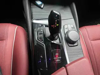 BMW 5 Series 2022 530Li Лидирующий M Спортивный костюм экстерьер фото 9 BMW 5 Series 2022 530Li Лидирующий M Спортивный костюм экстерьер фото 9