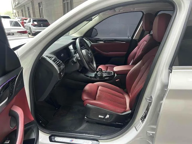 BMW X3 2022 xDrive25i M Спортивный костюм интерьер фото 14 BMW X3 2022 xDrive25i M Спортивный костюм интерьер фото 14