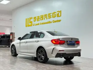 BMW 1 Series 2021 Mise à jour 120i M Version sportive extérieur photo 5