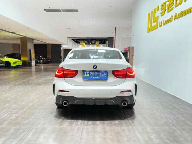 BMW 1 Series 2021 Mise à jour 120i M Version sportive extérieur photo 6