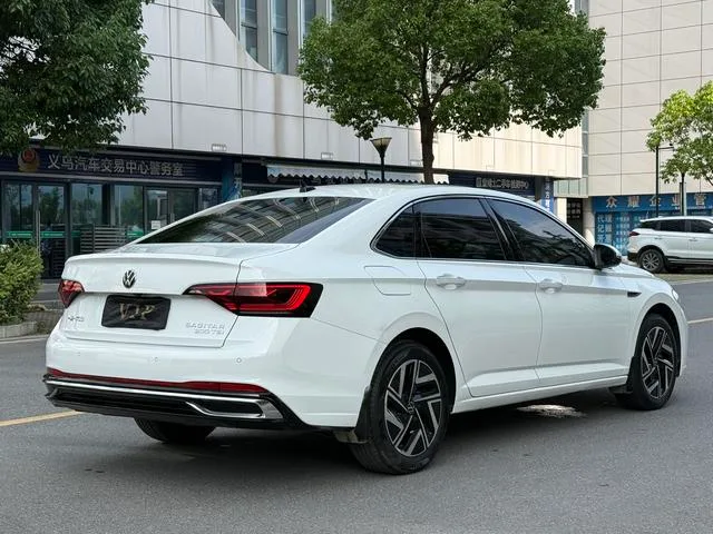 Volkswagen Sagitar 2024 300TSI DSG Premium Edition exterior photo 4