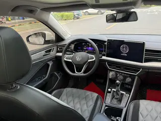 Volkswagen Sagitar 2024 300TSI DSG Premium Edition interior photo 13