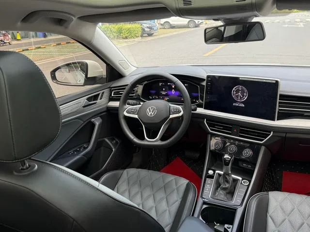 Volkswagen Sagitar 2024 300TSI DSG Premium Edition interior photo 13