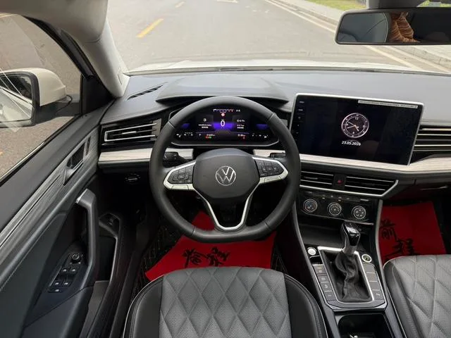 Volkswagen Sagitar 2024 300TSI DSG Premium Edition interior photo 14