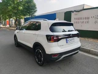 Volkswagen Tacqua 2020 1.5L Automático Todavía interior foto 6