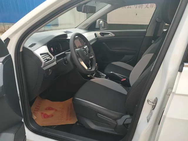 Volkswagen Tacqua 2020 1.5L Automático Todavía interior foto 7