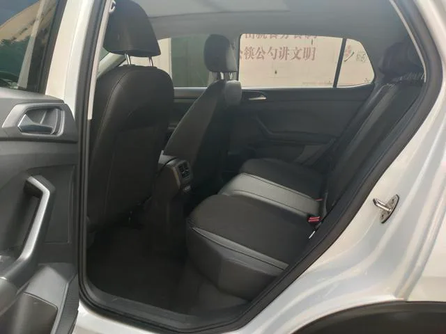 Volkswagen Tacqua 2020 1.5L Automático Todavía interior foto 8