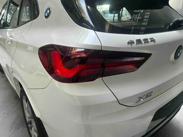 BMW X2 2023 sDrive25i M Traje todoterreno exterior foto 8 BMW X2 2023 sDrive25i M Traje todoterreno exterior foto 8